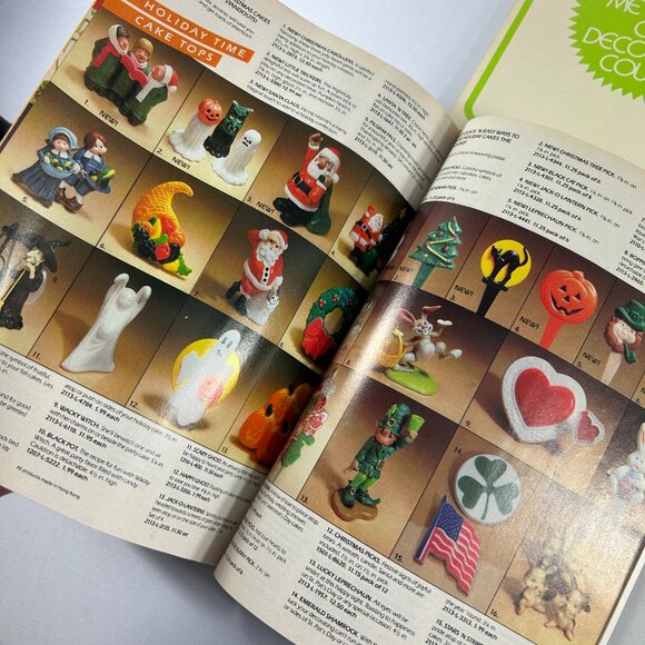 Vintage Lot Wilton Cake Decorating Method Course Yearbook Candy Making Booklet - Picture 5 of 13